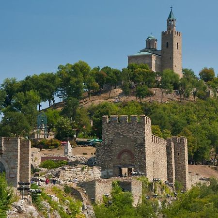Апартамент Лукс Царевец-Център Veliko Tŭrnovo Exterior photo