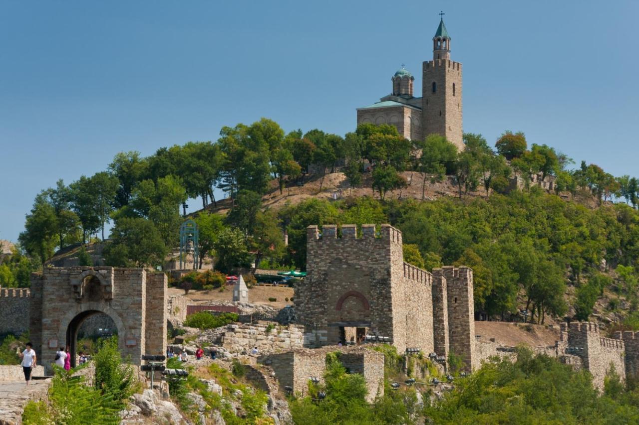 Апартамент Лукс Царевец-Център Veliko Tŭrnovo Exterior photo