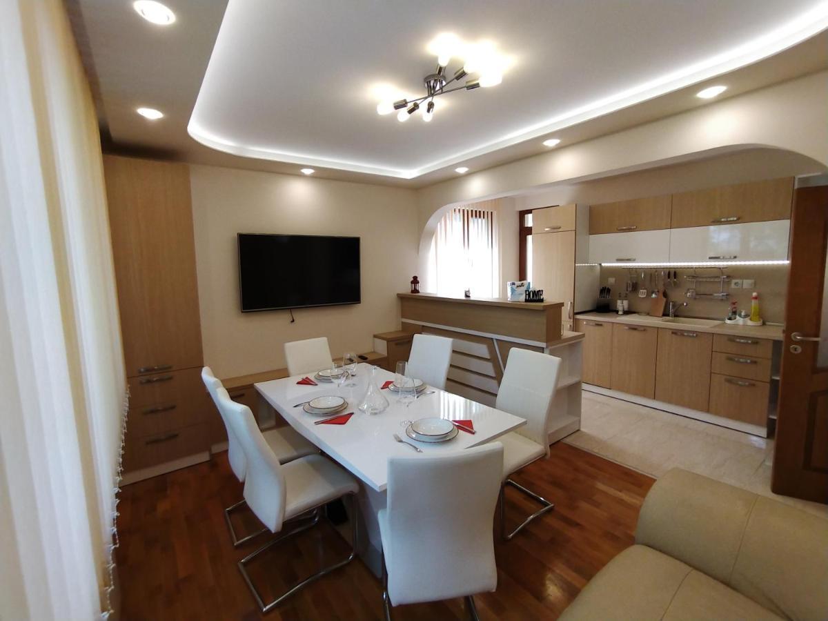 Апартамент Лукс Царевец-Център Veliko Tŭrnovo Exterior photo